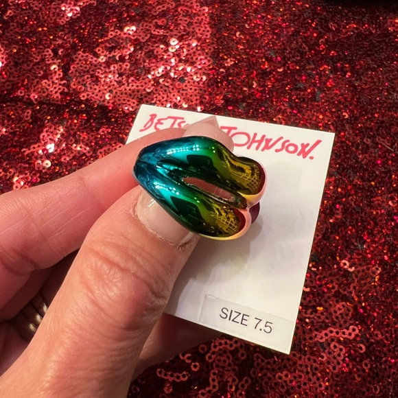 🌈Betsey Johnson Rainbow 🌈 Lips Ring-SZ 7.5-NWT - Picture 9 of 11